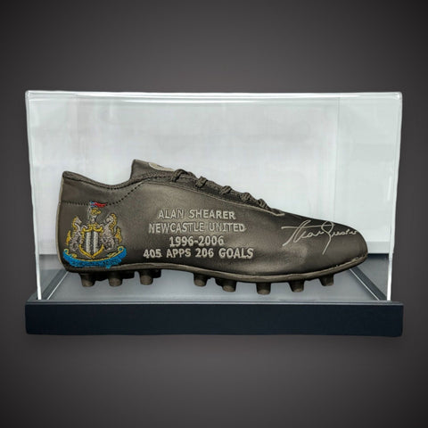 Alan Shearer Hand Signed Newcastle Stats Boot In A Acrylic Case Alan Shearer Hand Signed Newcastle Stats Boot In A Acrylic Case