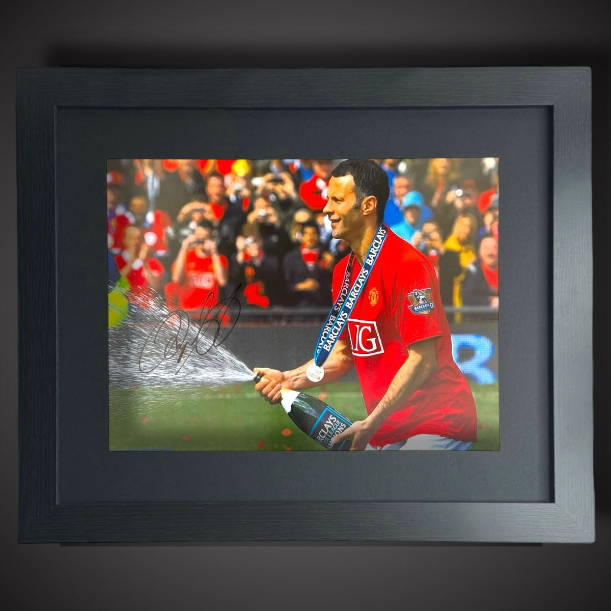 Framed Manchester United Ryan Giggs Hand Signed Photograph