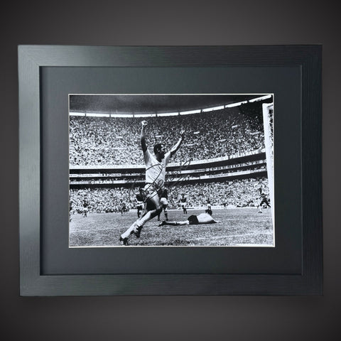 Framed Carlos Alberto Legendary Brazil Captain Signed Photo With COA £119.990