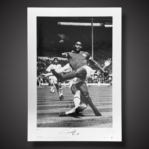 Eusebio Signed Photo - Benfica Legend Signed Photo £99 16X230