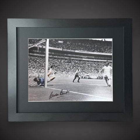Framed Gordon Banks Hand Signed Photo England 1970 £44.990