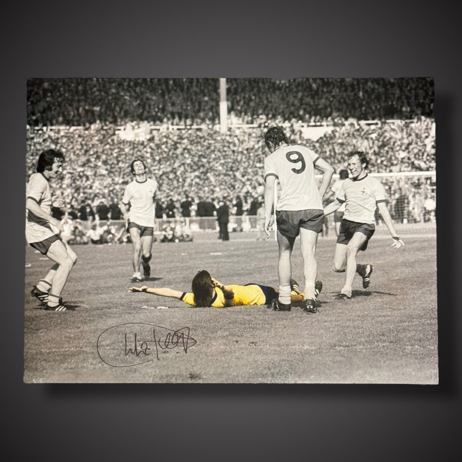Framed Charlie George "ARSENAL 1971 - THE WINNER" Signed Photo1