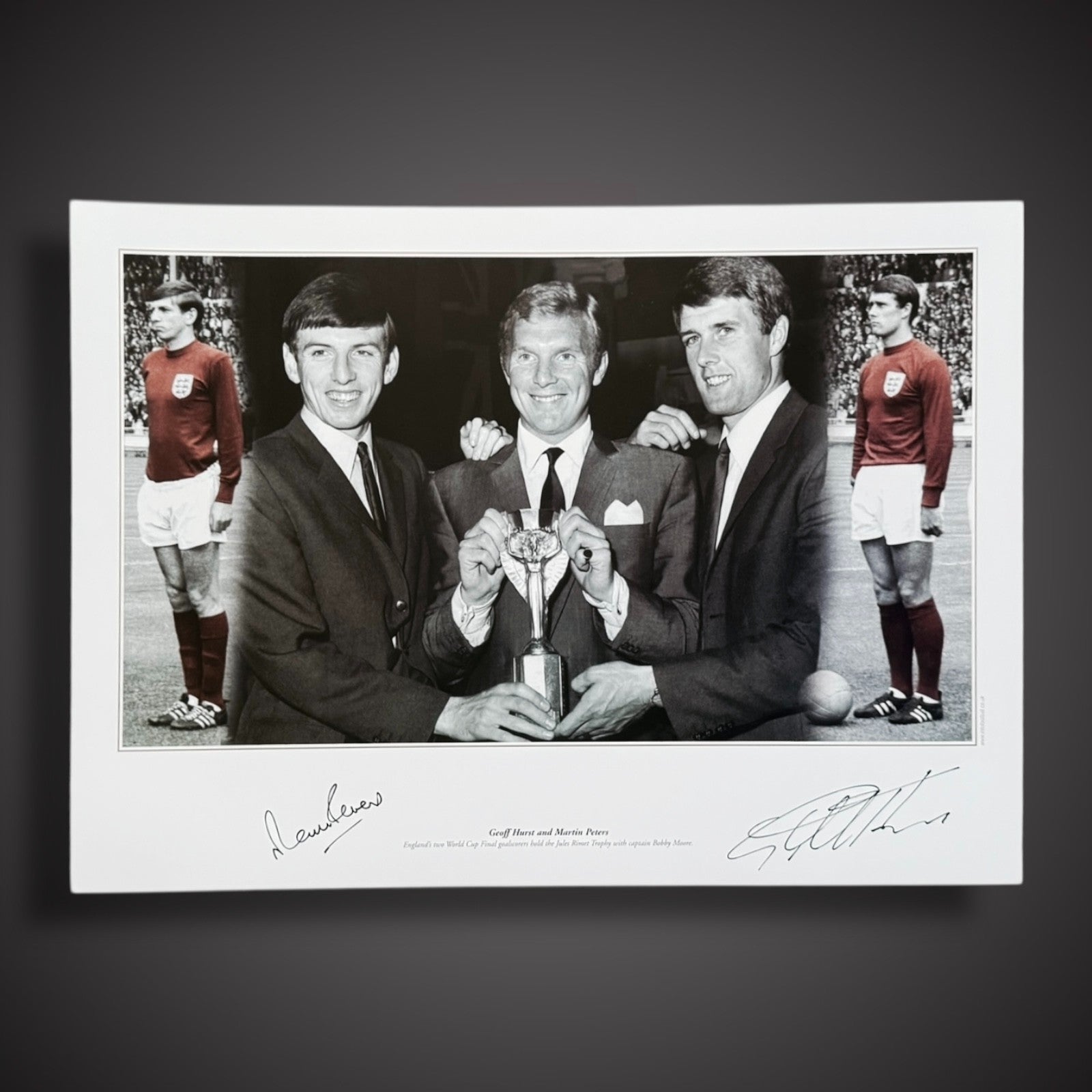 Framed Geoff Hurst And Martin Peters Dual Signed England 1966 £44.99 16X201