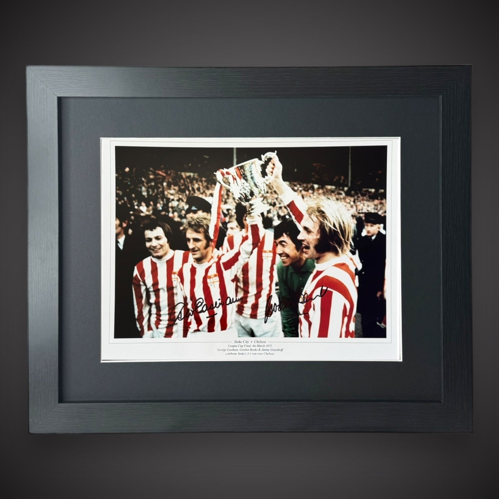 Framed Stoke City Cup Win Signed Gordon Banks & George Eastham £44.99 16X200