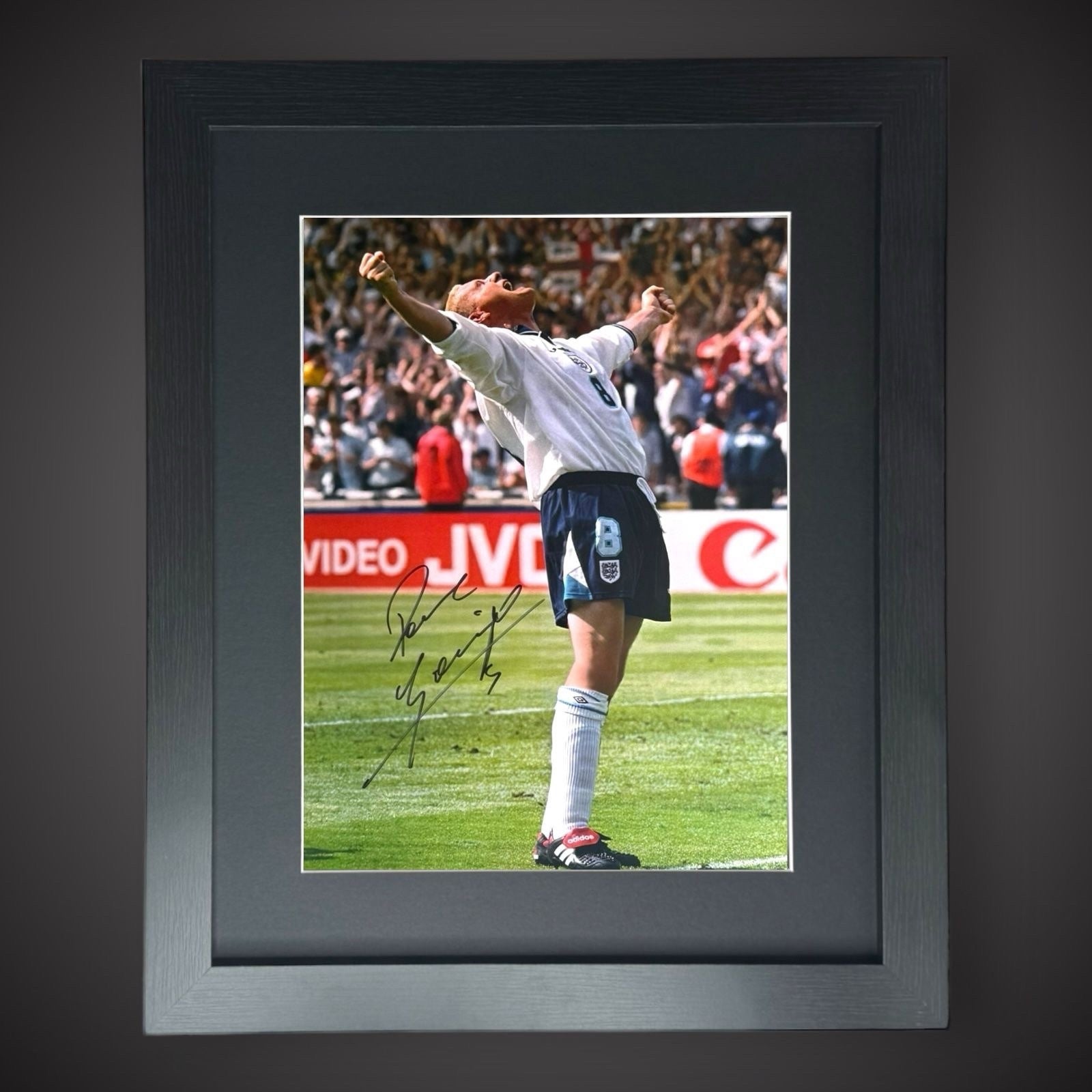 Framed Paul Gascoigne Hand Signed England Football Photograph £49.99 16X200