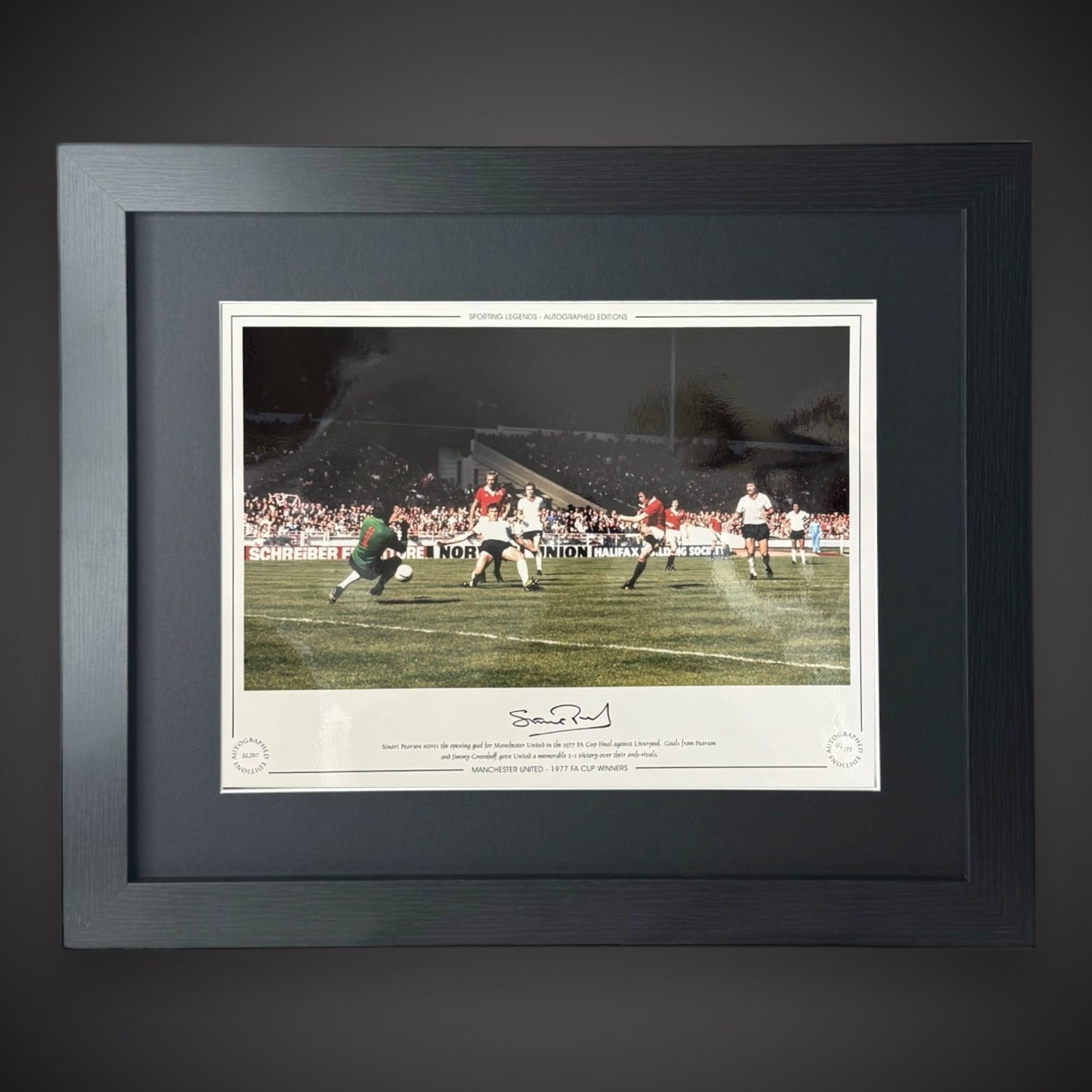 FRAMED Stuart Pearson Manchester United 1977 FA Cup Winners Photo £450