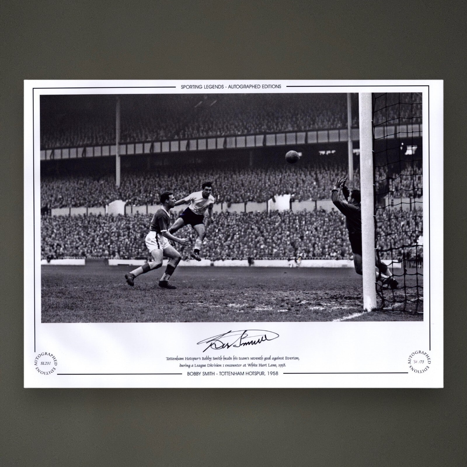 Framed Bobby Smith - TOTTENHAM HOTSPUR 1958 Signed Photo £39.99 16X201