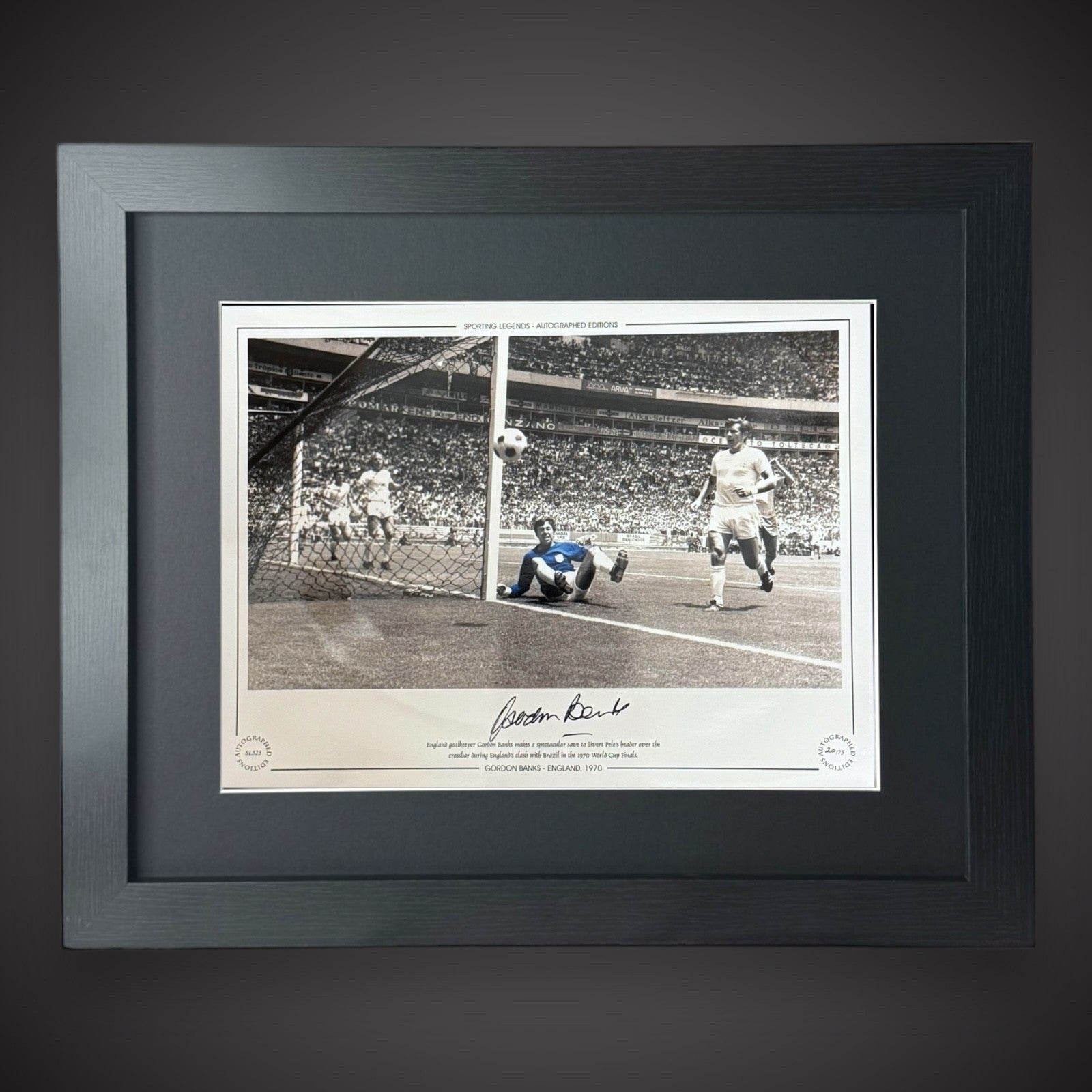 Framed Gordon Banks Hand Signed Photo England 1970 £44.990