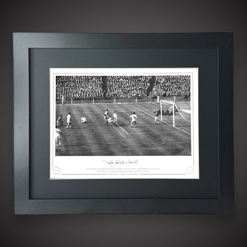 Framed Peter McParland Hand Signed 16x12 Photograph - Aston Villa £39.990