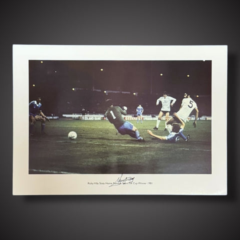 Ricky Villa Signed Photo With COA £25 16X230