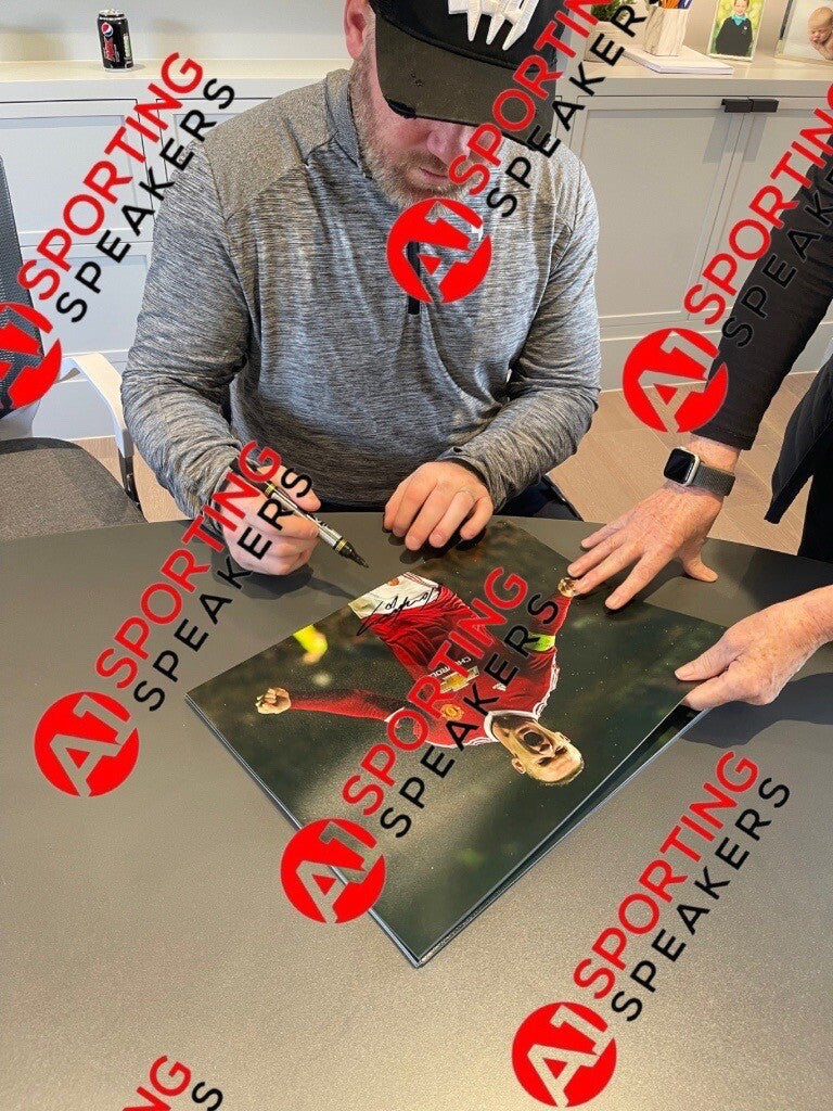 Framed Manchester United Wayne Rooney Hand Signed Photograph With COA £69.996