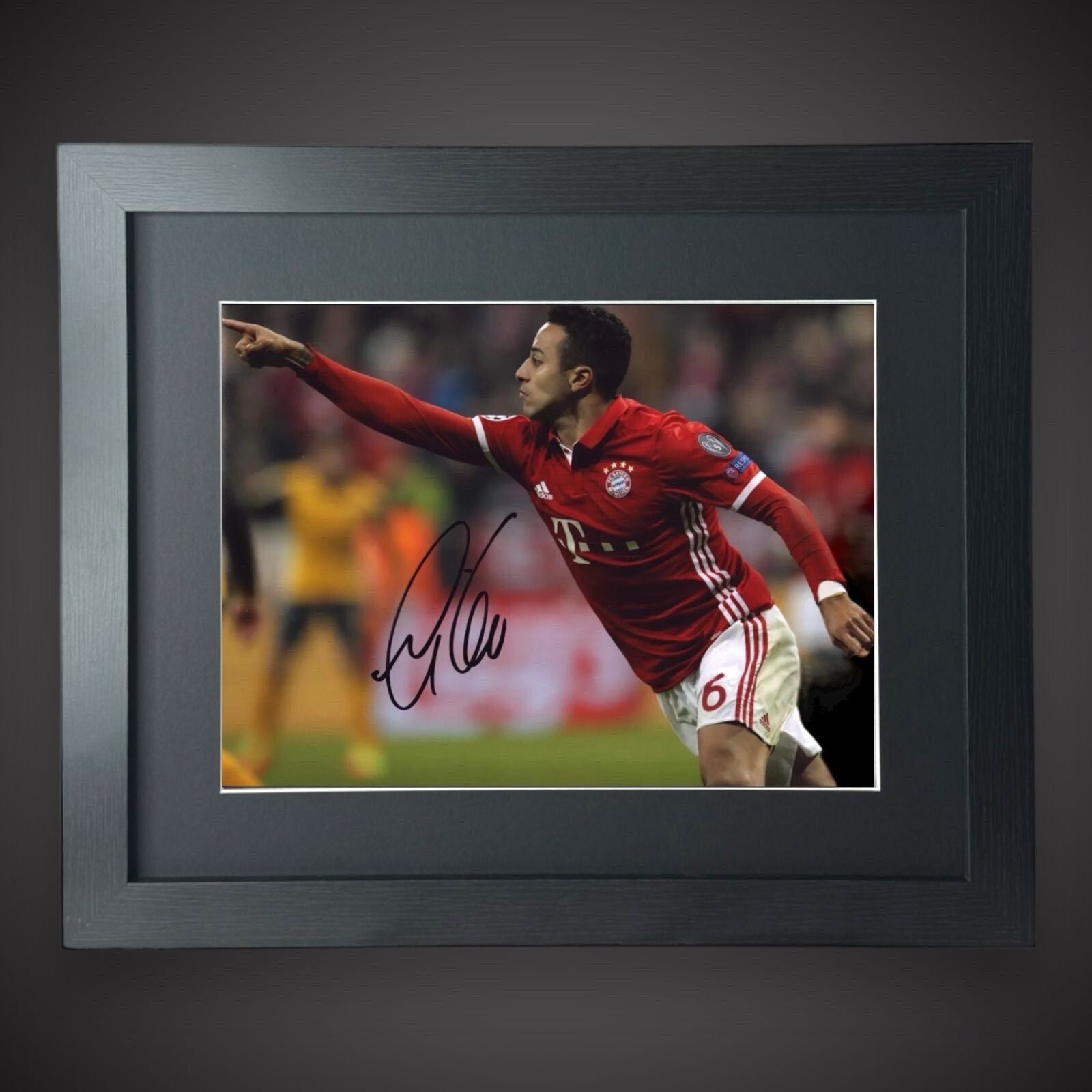Hand Signed - FC Bayern Munich Thiago Alcantara Framed Photo With COA  £650