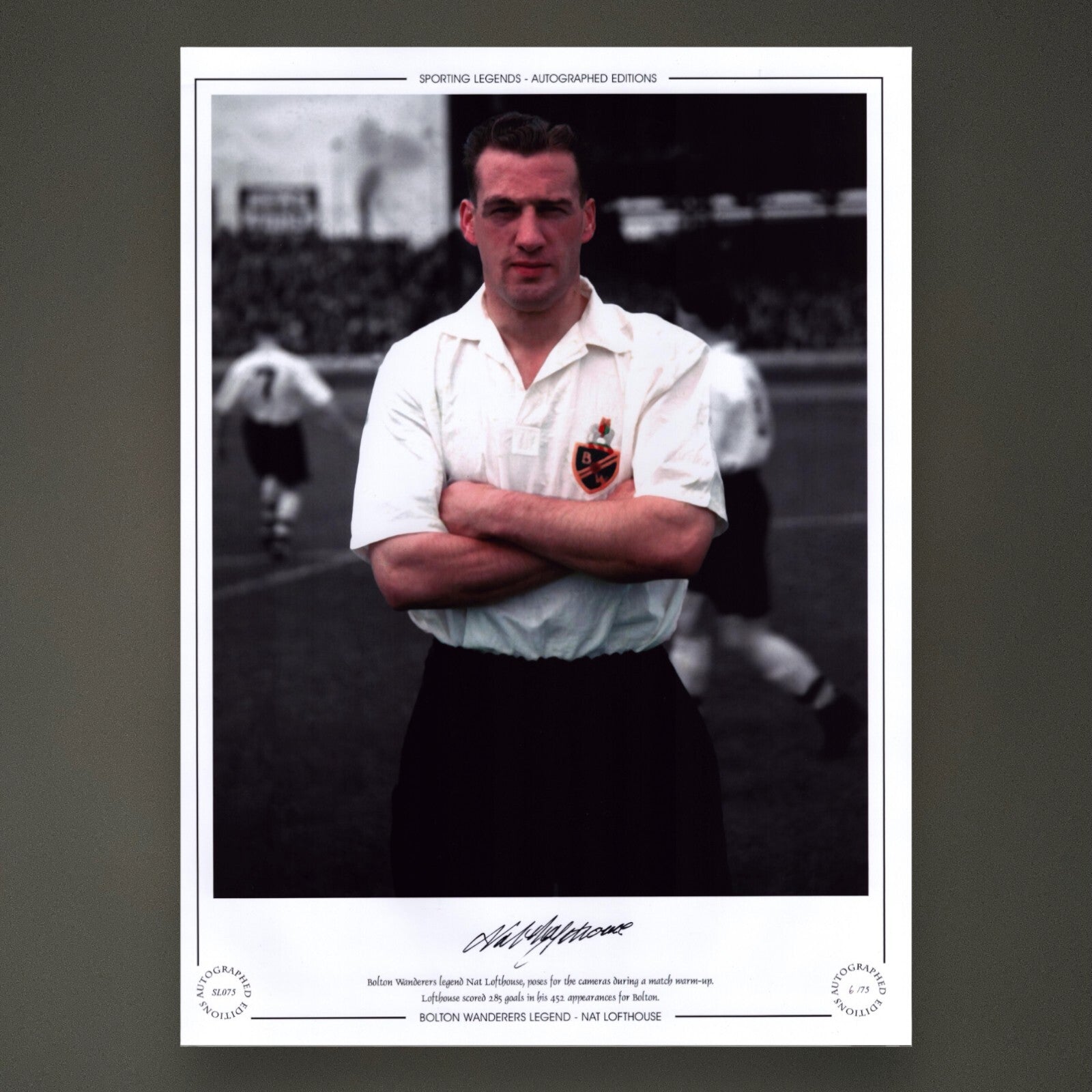 BOLTON WANDERERS LEGEND - NAT LOFTHOUSE HAND SIGNED  PHOTO £19.99 12X160