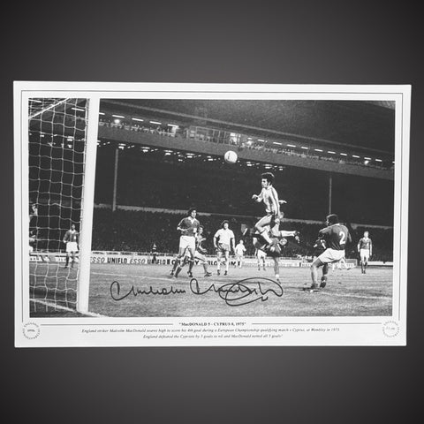 Malcolm MacDonald Fantastic Hand Signed Photo 1975 £25 12X180