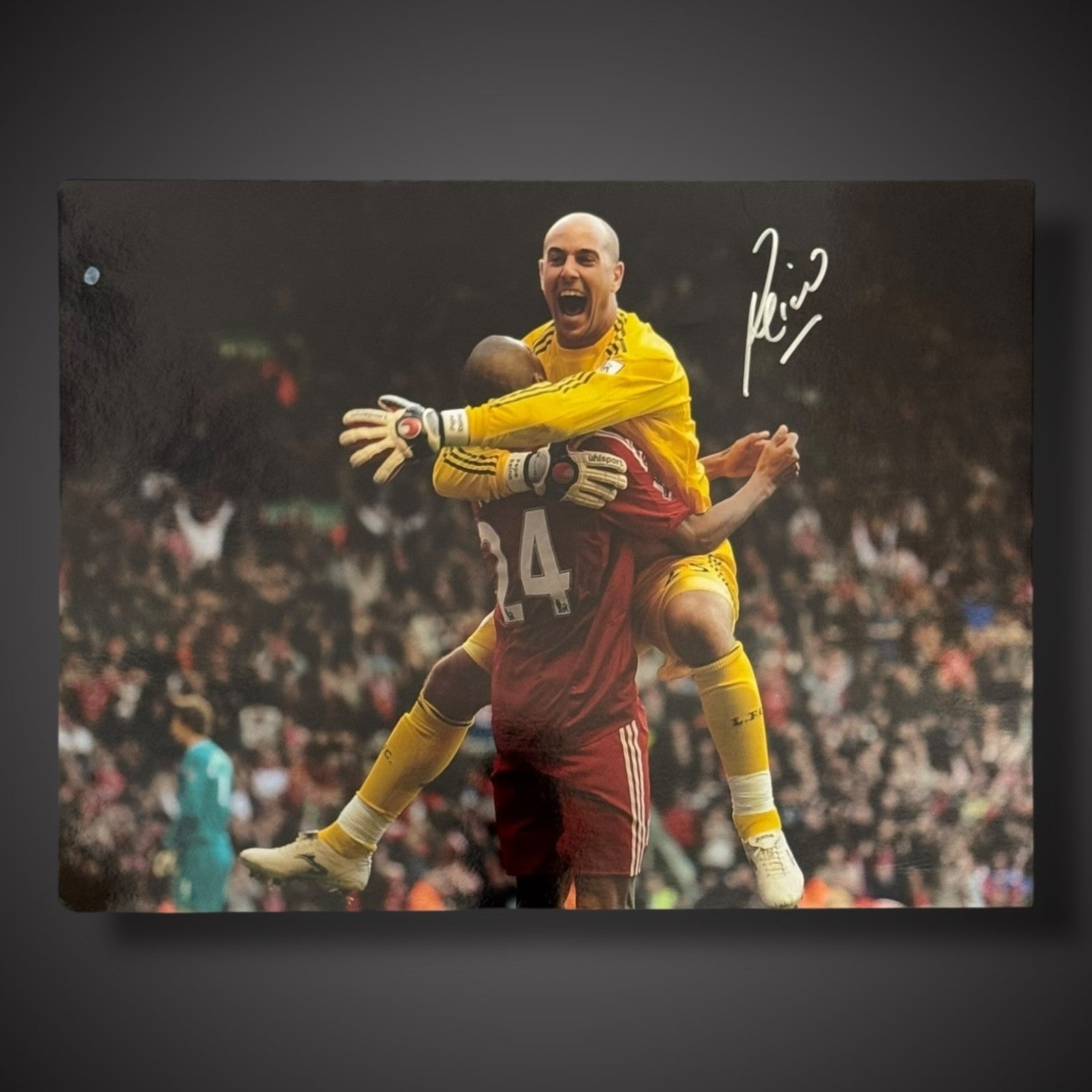 FRAMED Pepe Reina-Liverpool Superb Picture & Signature £79.99 With COA 16X121