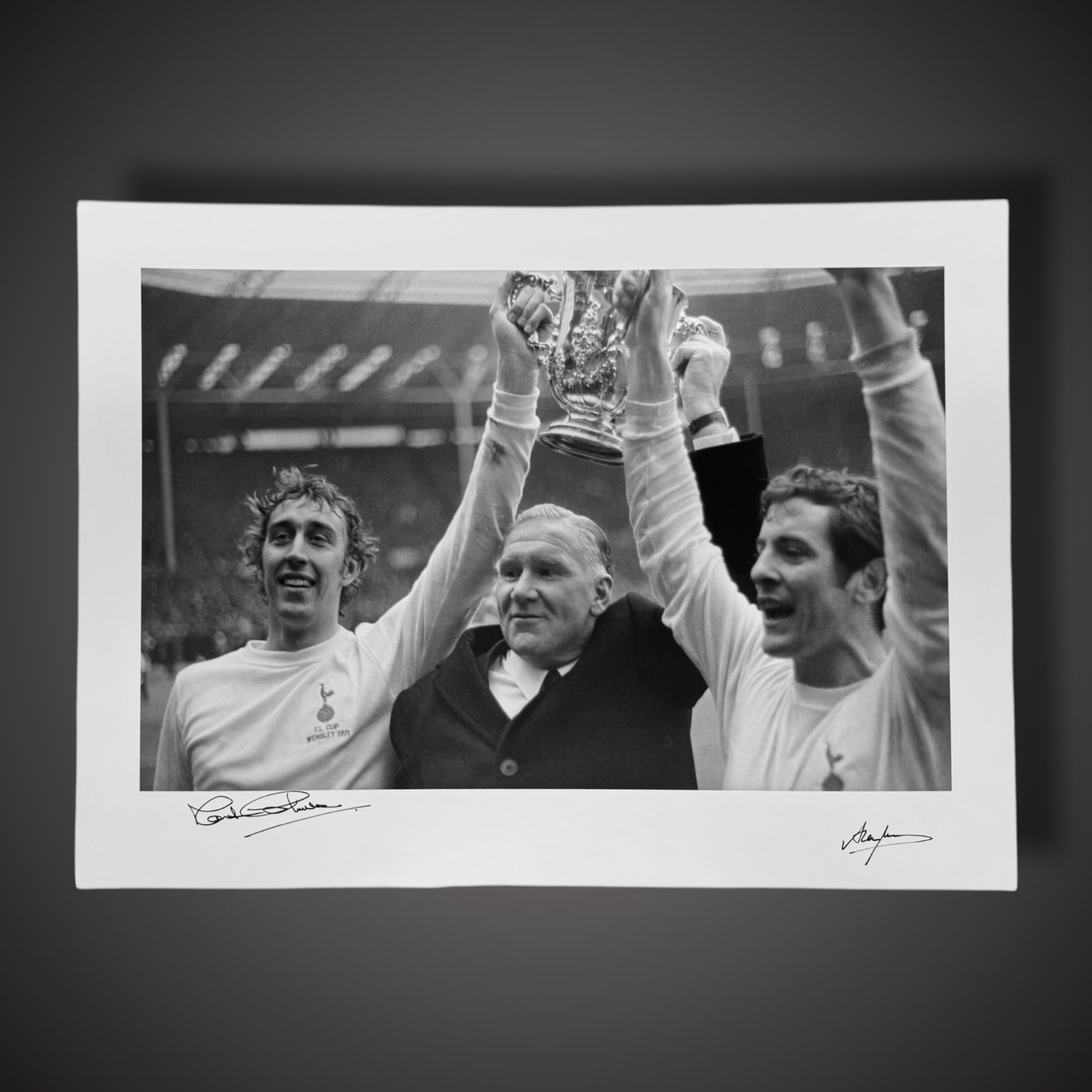 Martin CHIVERS & Alan Mullery Tottenham Hotspur Dual Signed Pic £25 16X230