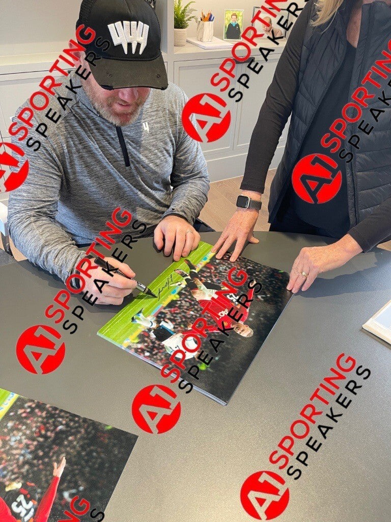 Framed Wayne Rooney Hand Signed Manchester United  Photograph With £69.99 16X208