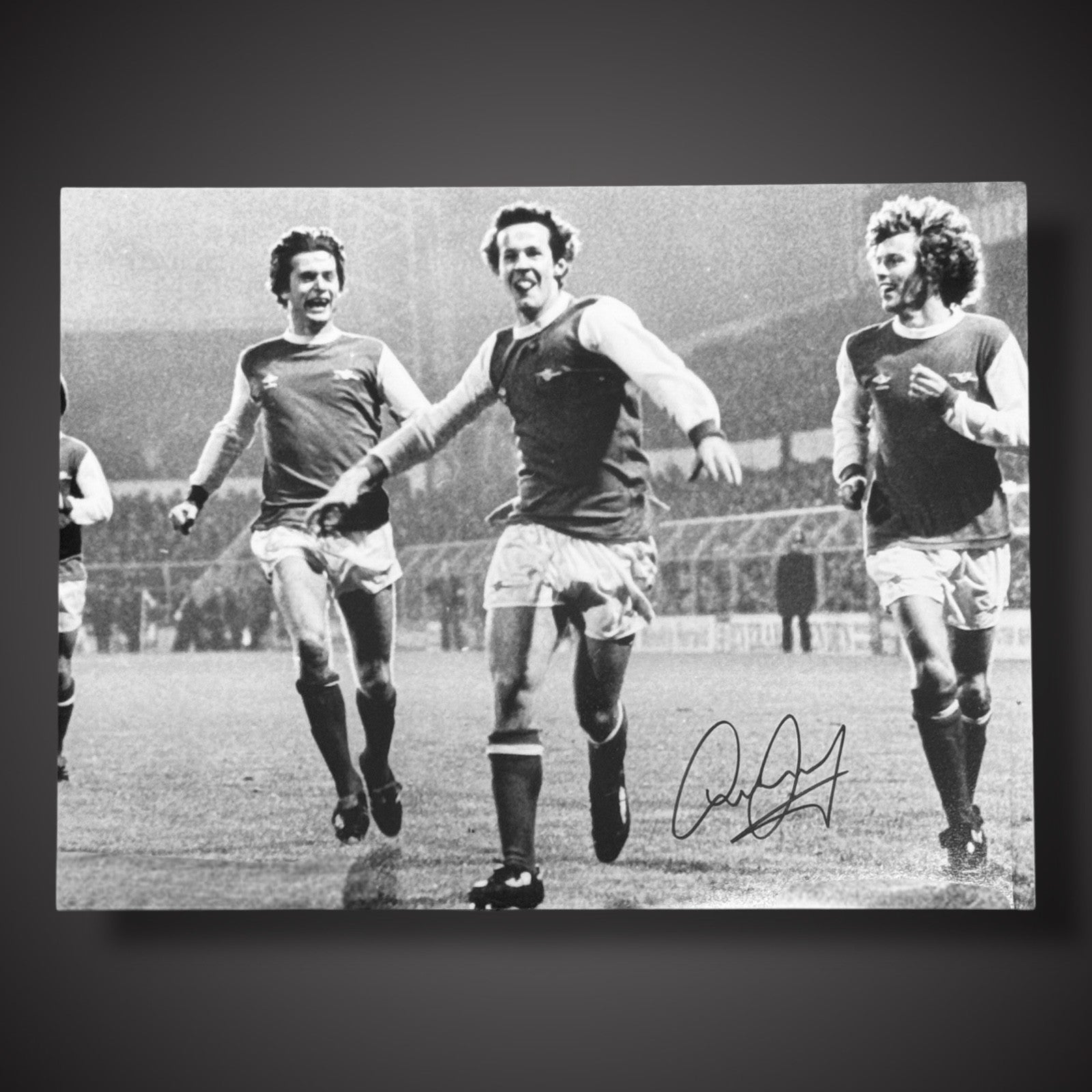 FRAMED Fantastic Liam Brady Hand Signed Photograph- Arsenal £45 16X121
