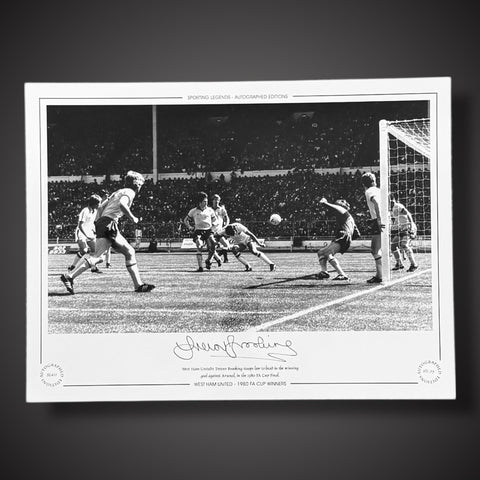FRAMED Trevor Brooking West Ham 1980 FA Cup Winners Signed Picture £69.991