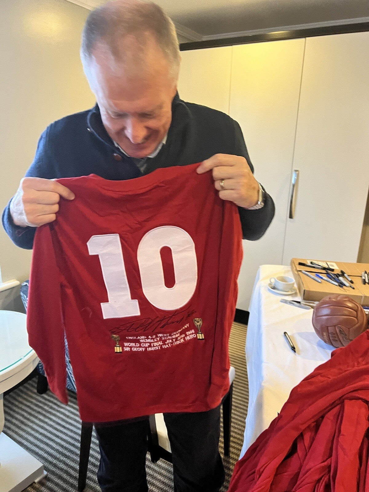 Sir Geoff Hurst Framed 1966 World Cup Winners Hand Signed Shirt COA £2994