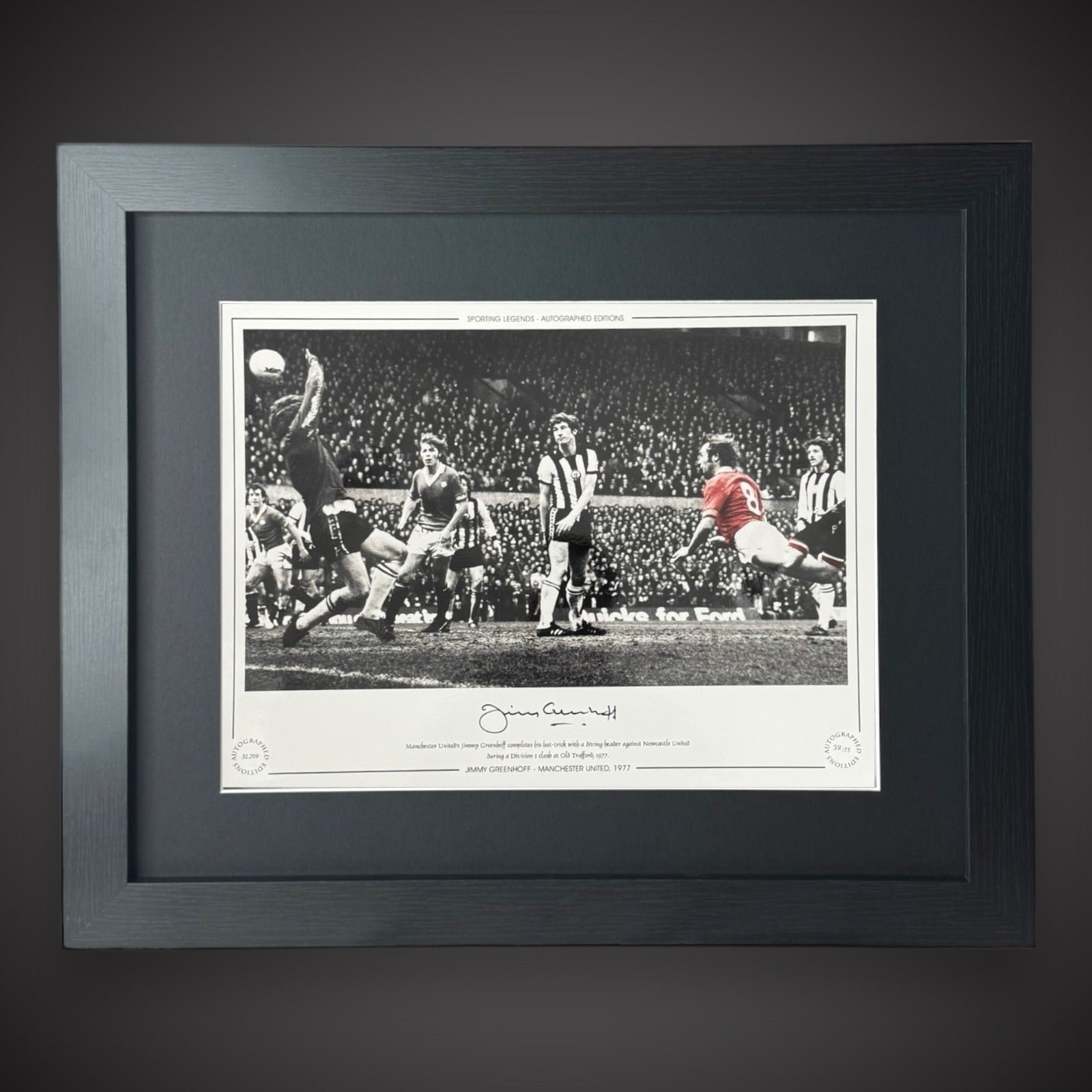 FRAMED Jimmy Greenhoff Signed Manchester United 1977  Photo £450