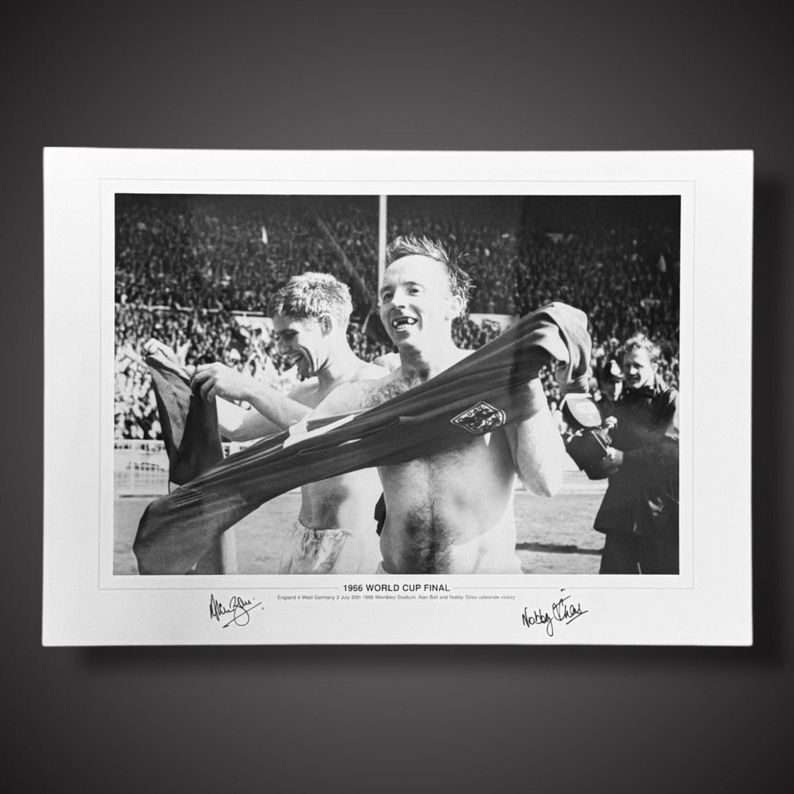 Martin Peters And Alan Ball Hand Signed Photo- England £35 A20