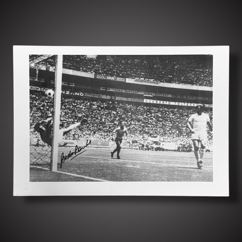 Gordon Banks Signed Photo- Greatest Save £25 16X230