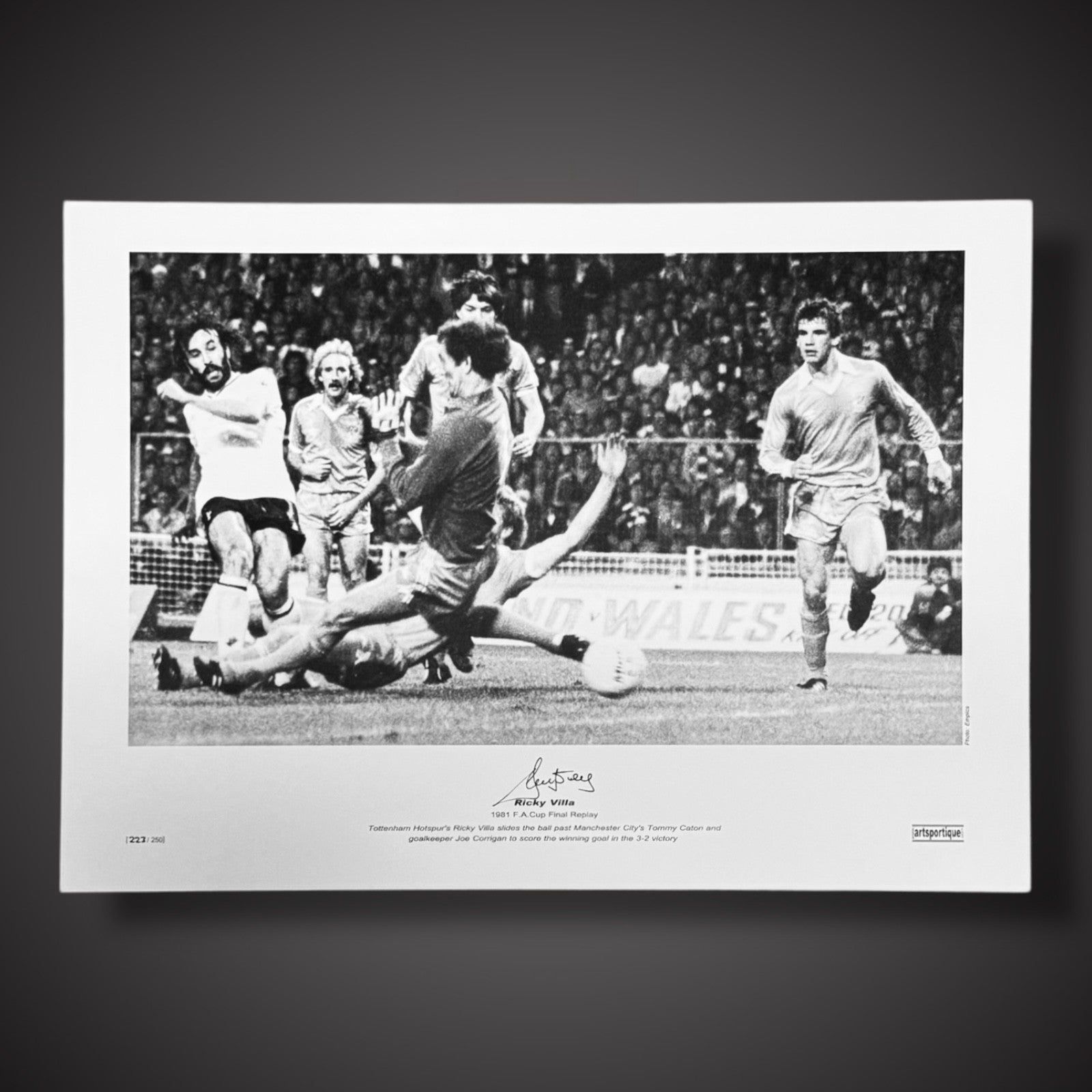 Ricky Villa 1961 FA Cup Final Replay Signed Photo £30 16X230