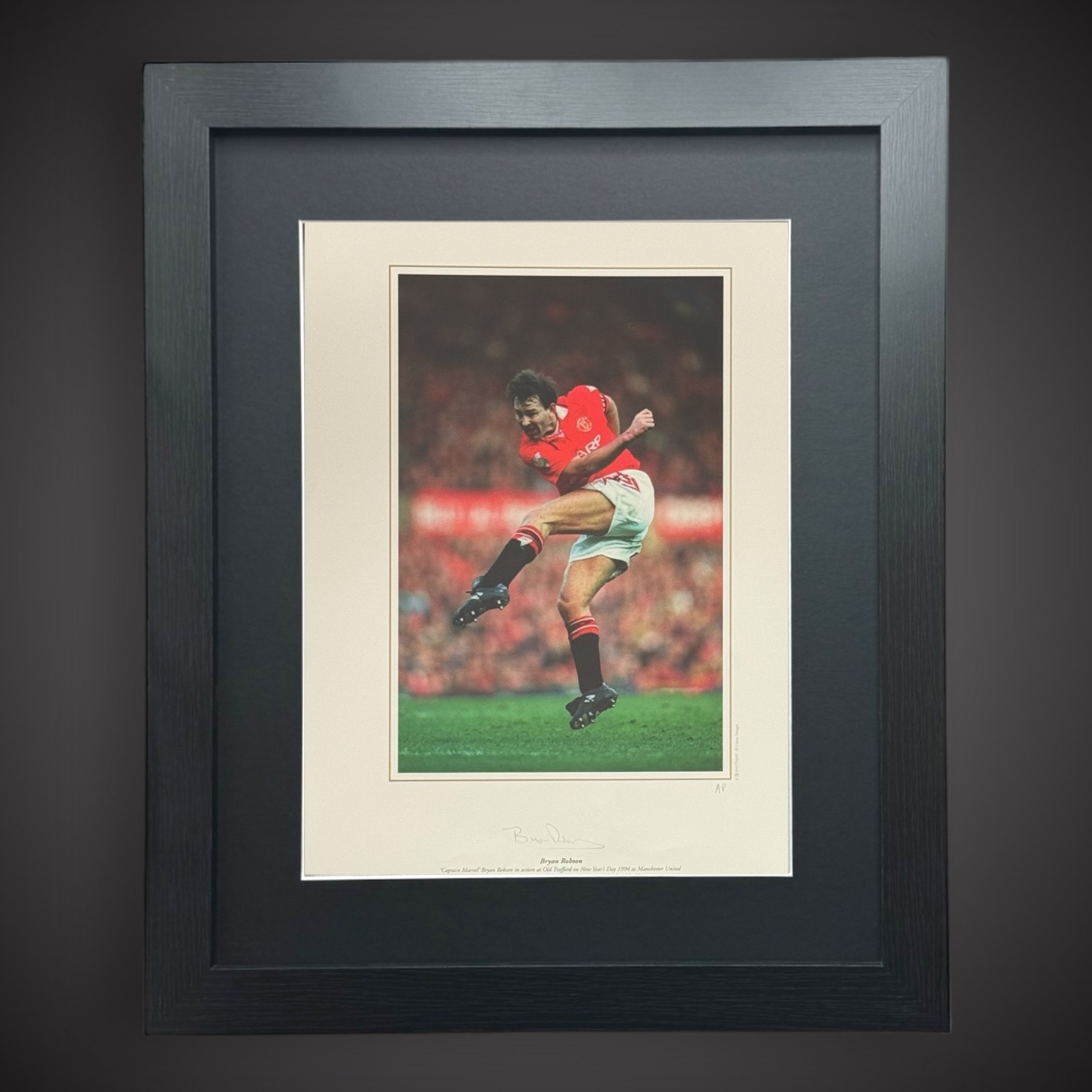Framed Bryan Robson- Manchester United 1994 Hand Signed Photo £44.99 16X200