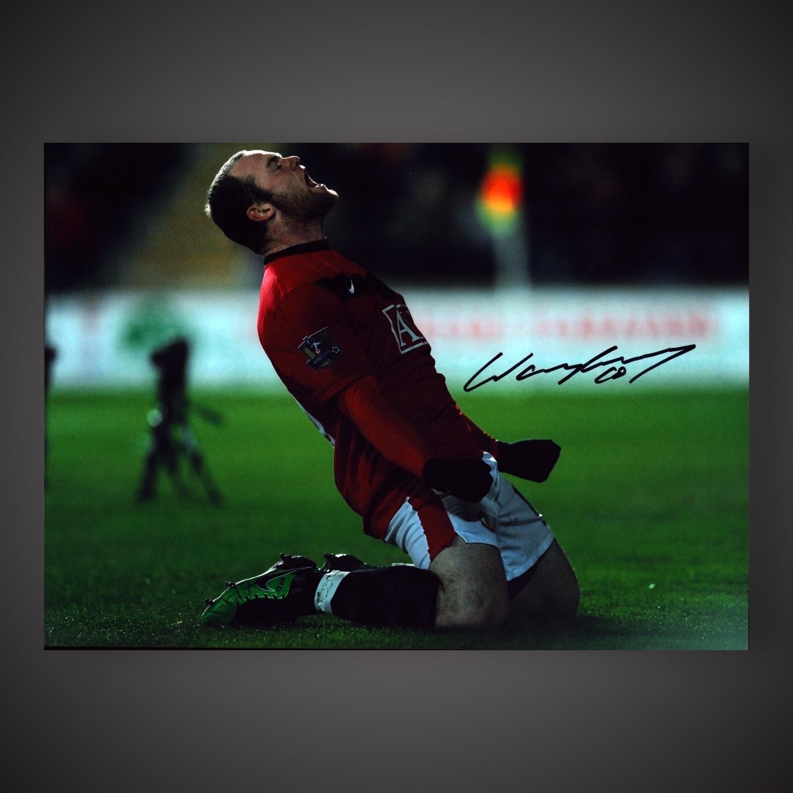 Wayne Rooney Hand Signed Manchester United Photograph With COA £39.99 12X160