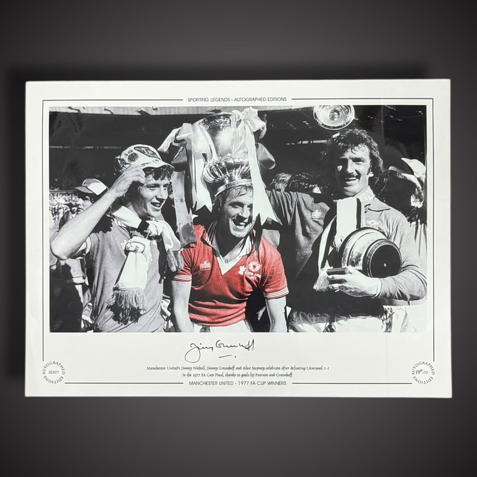 FRAMED Jimmy Greenhoff Signed Manchester United 1977  Photo £451