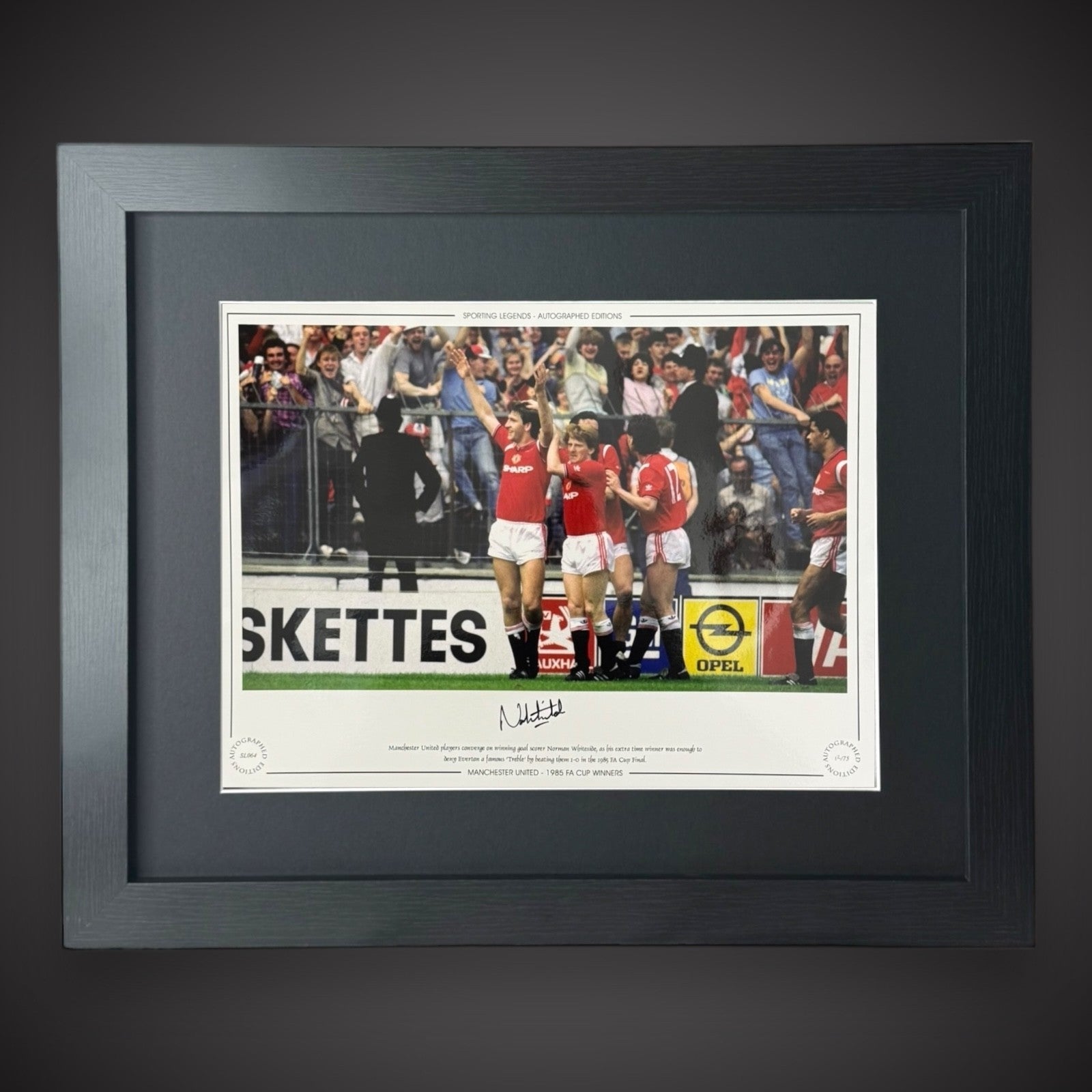 FRAMED Norman Whiteside Manchester United 1985 FA Cup Winners Signed Photo £450