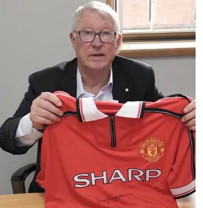 Sir Alex Ferguson Hand Signed Manchester Untied Football Shirt £5992