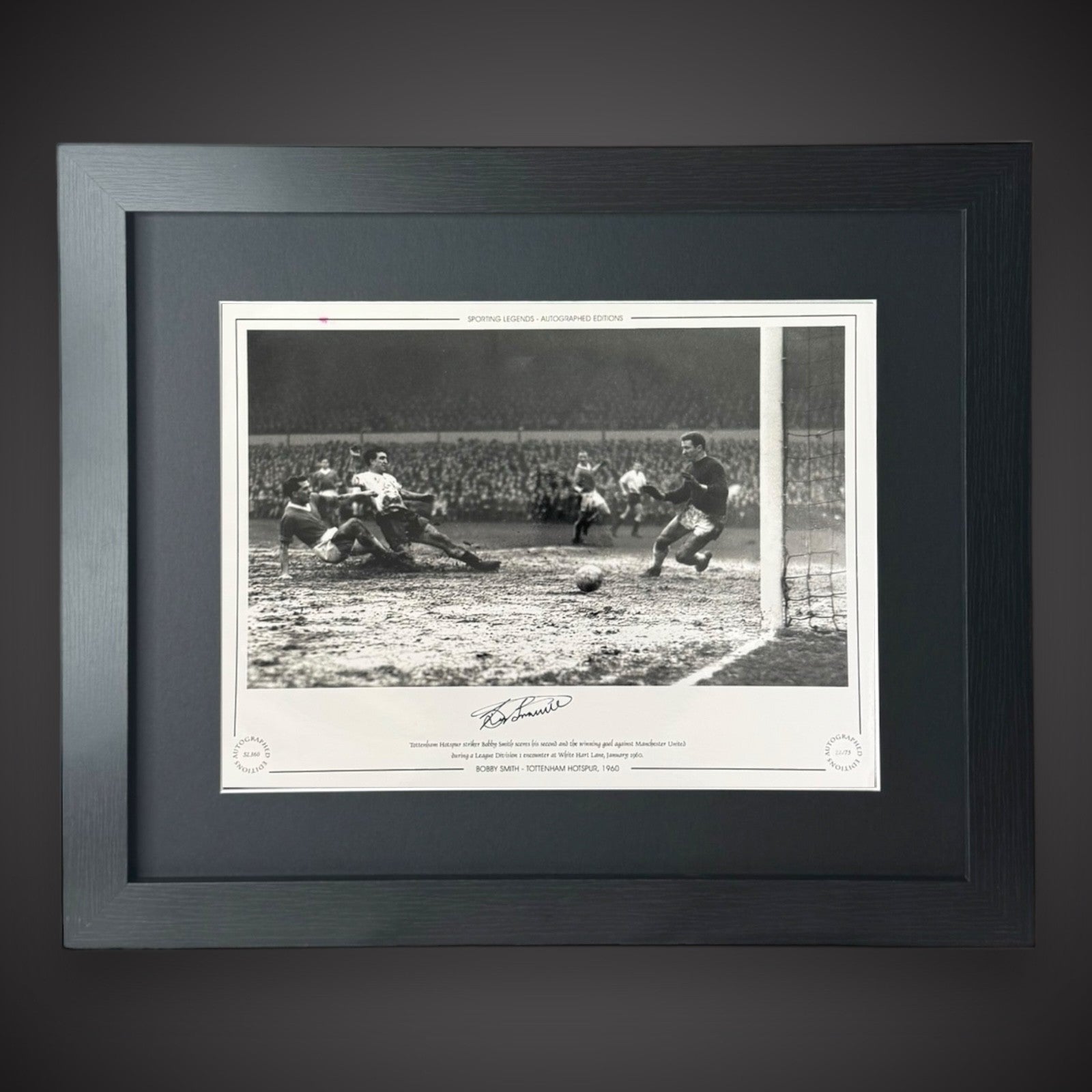 FRAMED Bobby Smith - TOTTENHAM HOTSPUR 1960 Signed Photo £450