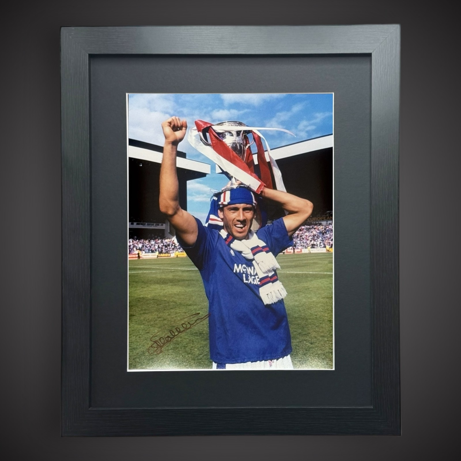 Framed Mark Hateley Hand Signed 16x12 Rangers Photo £44.990