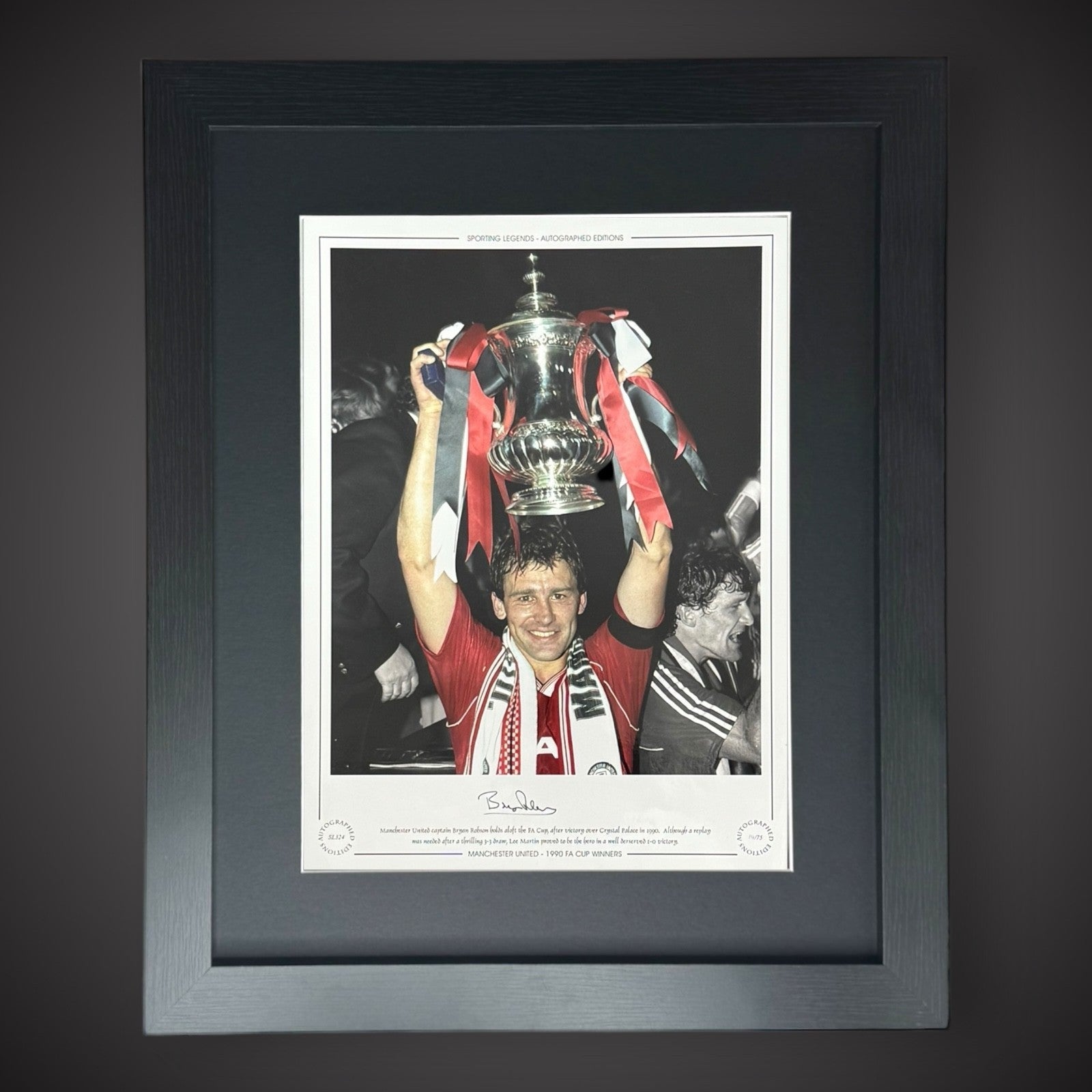 FRAMED Bryan Robson- Manchester United 1990 FA Cup Winners Signed Photo £450