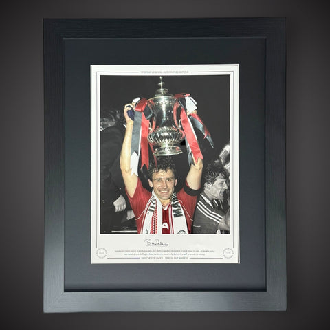FRAMED Bryan Robson- Manchester United 1990 FA Cup Winners Signed Photo £450