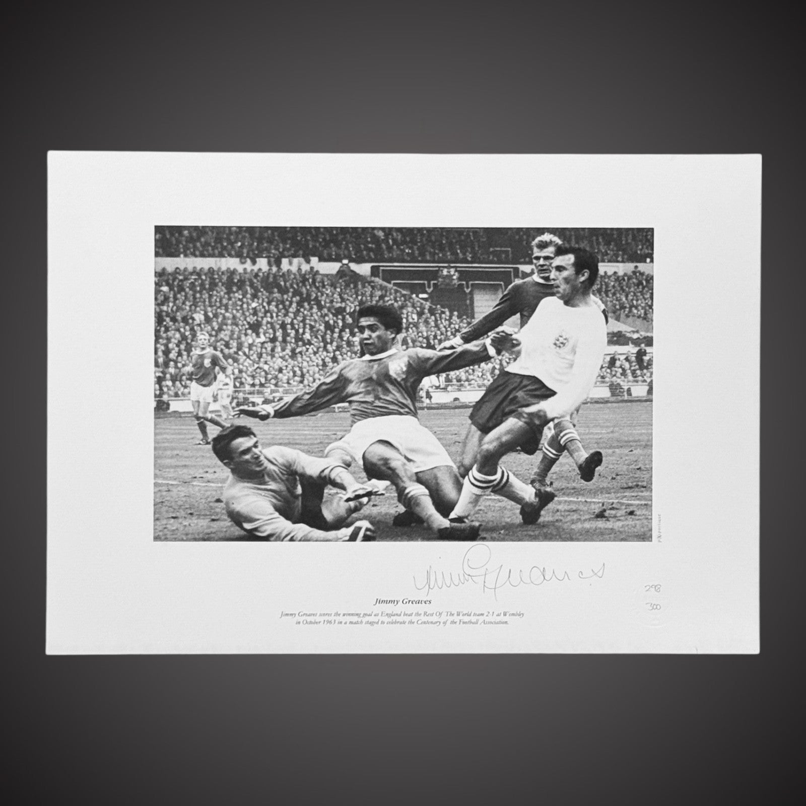 Framed JIMMY GREAVES - England Hand Signed Photo 16x12 £44.990