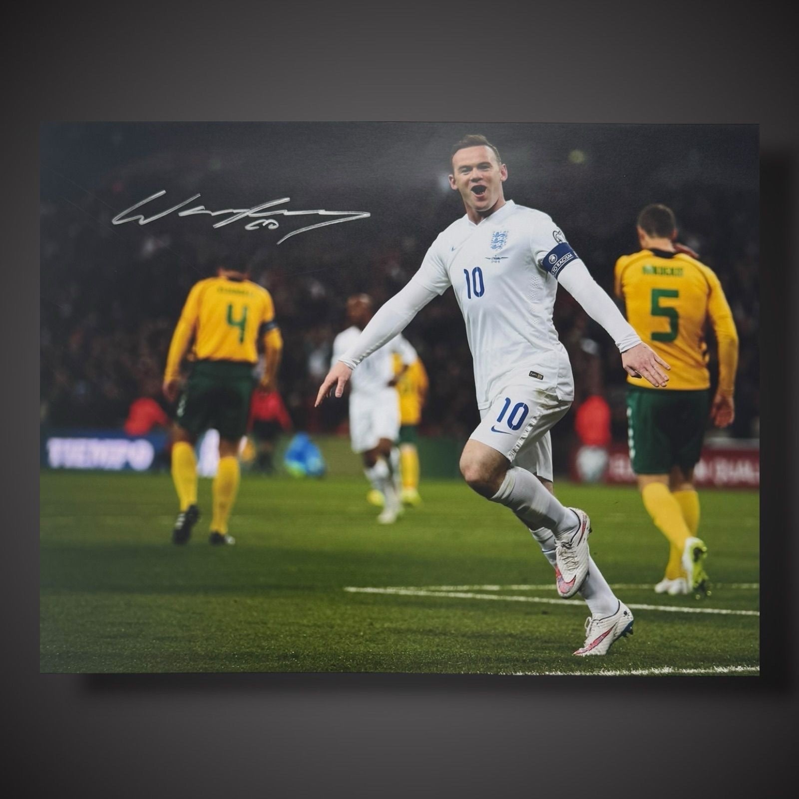 Wayne Rooney Hand Signed 16x12 England Photo  With COA  £450