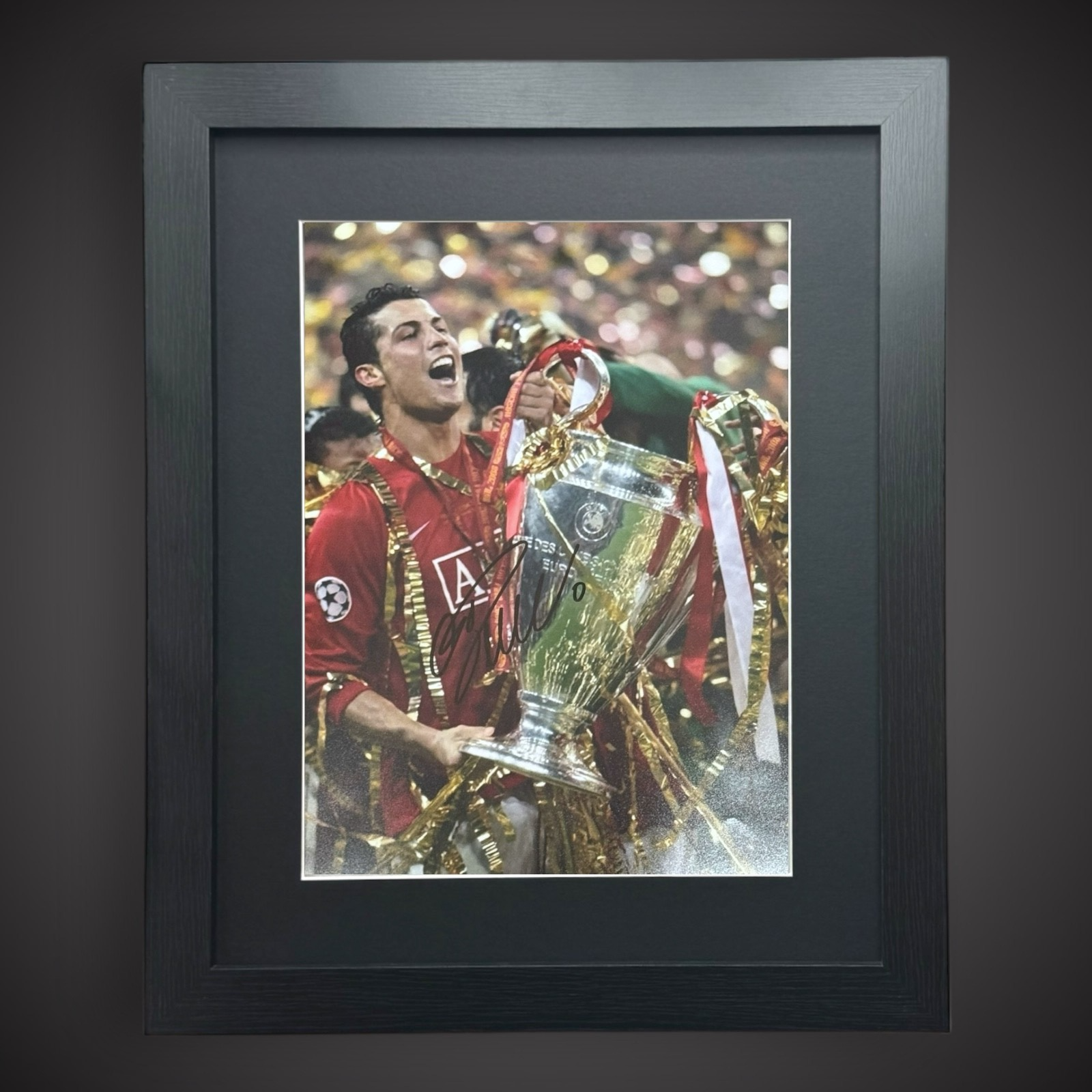 Framed Cristiano Ronaldo Manchester United Hand Signed Photo With COA £349.990