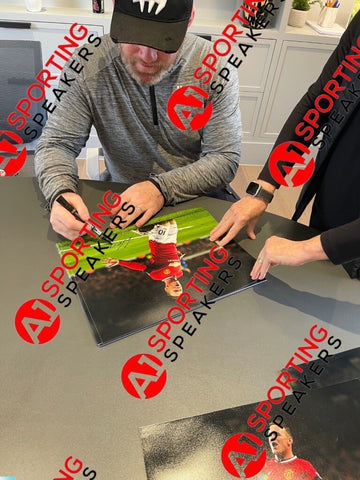 Wayne Rooney Hand Signed Manchester United Framed Photograph  Inc COA £69.997