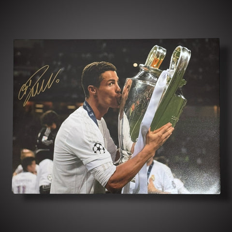 Framed Cristiano Ronaldo real madrid United Hand Signed Photo With COA £349.991