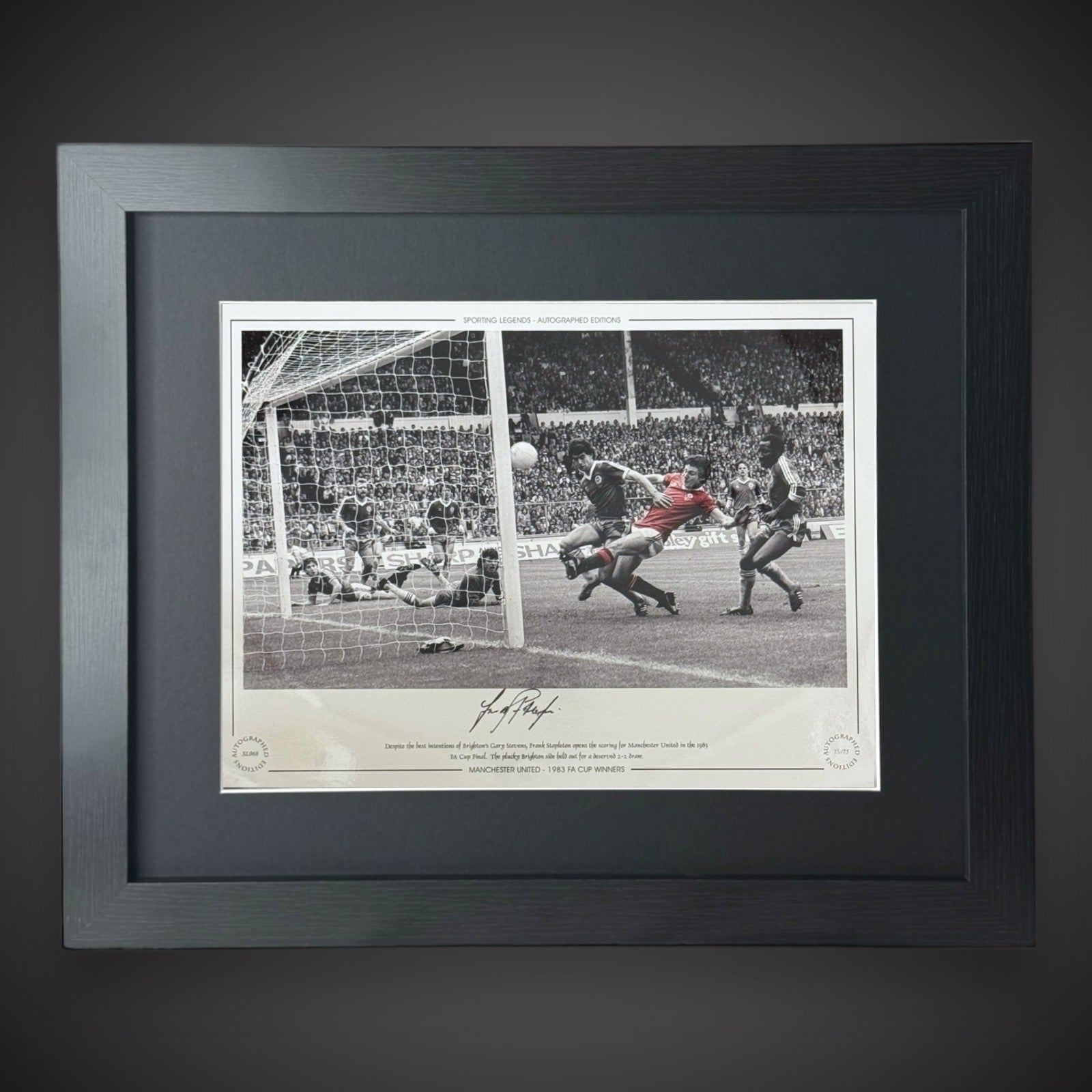 Framed Frank Stapleton Signed Photo - Manchester United £44.990