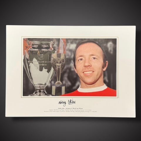 FRAMED NOBBY STILES SIGNED ENGLAND WORLD CUP GLOSSY PHOTO. COA £501