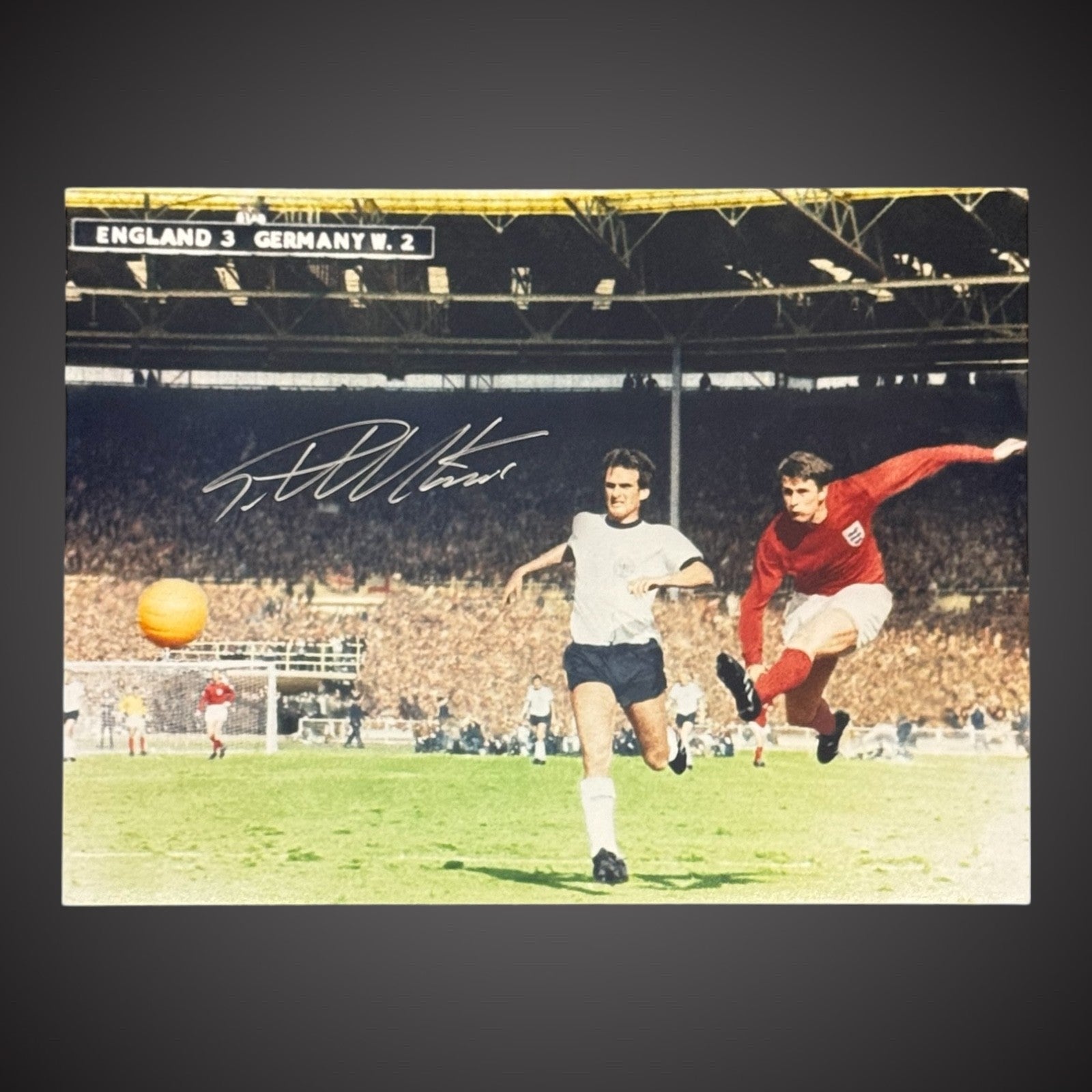 Sir Geoff Hurst Hand Signed Photo England Vs West Germany £25 12X160