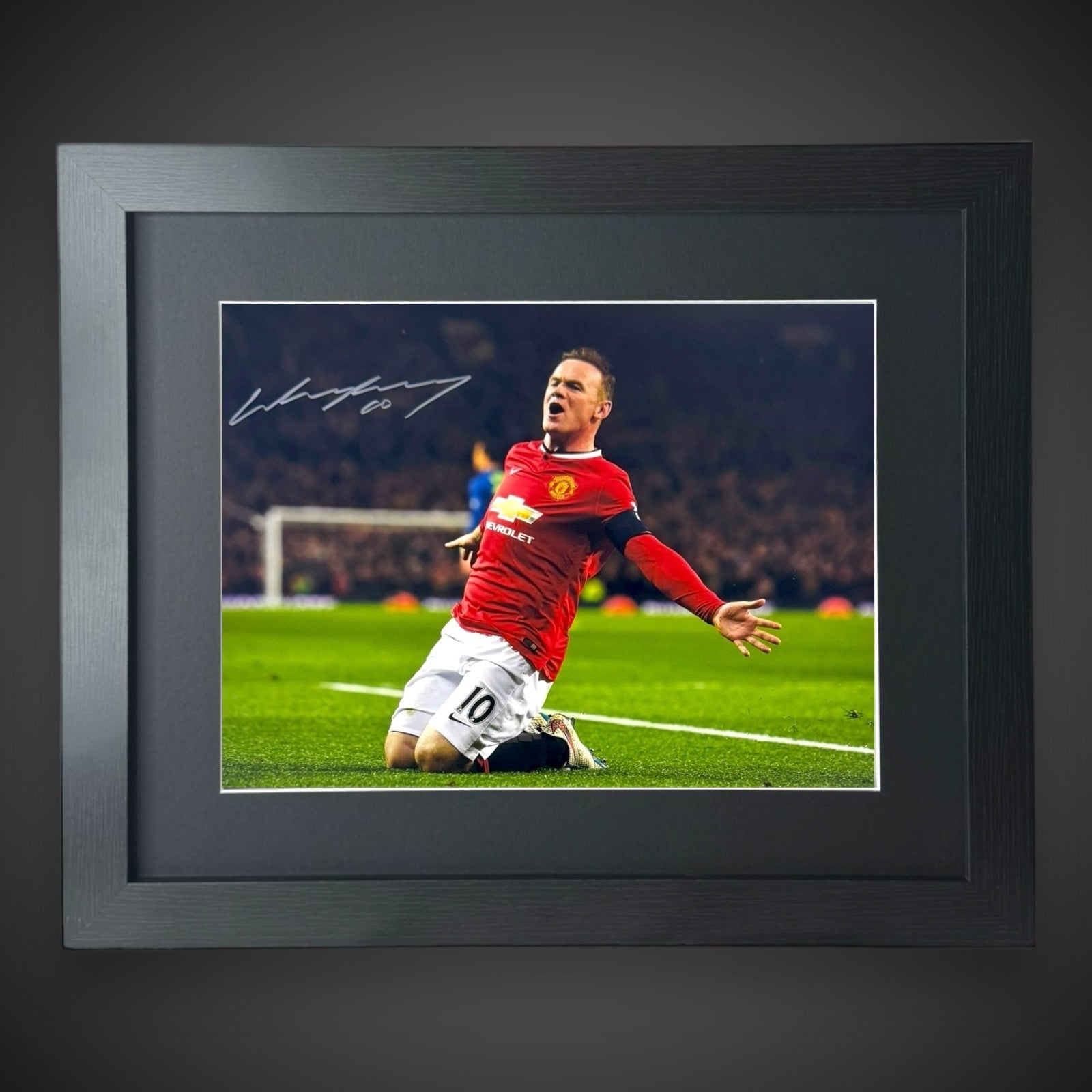 Framed Wayne Rooney Manchester United Hand Signed Photograph £69.990