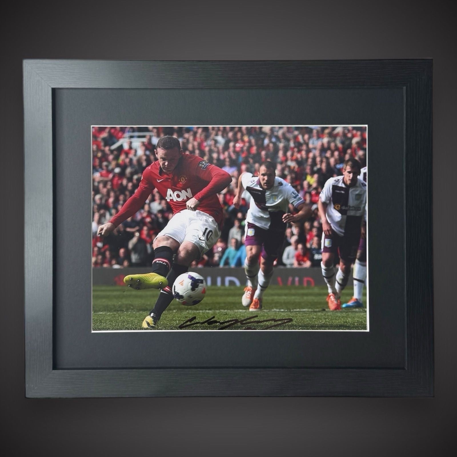 Hand Signed And Framed  - Wayne Rooney Manchester United Photo With COA £790