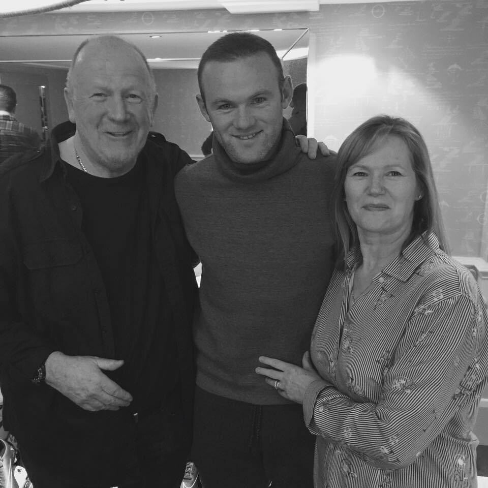 Everton Wayne Rooney Hand Signed Photograph £25 12X163