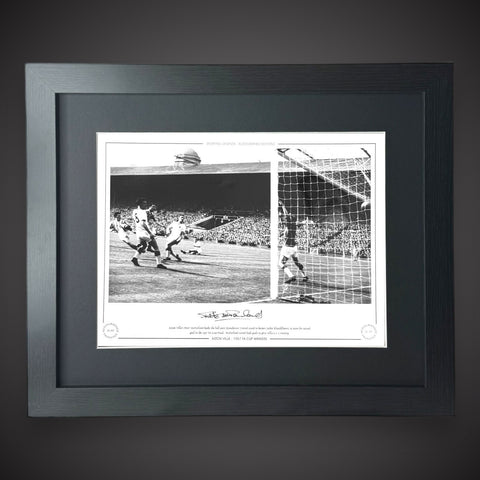 Framed Peter McParland Hand Signed 16x12 Photograph - Aston Villa £39.990