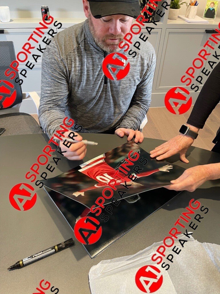 Manchester United Wayne Rooney Hand Signed 16x12 Size Photograph With COA £39.996
